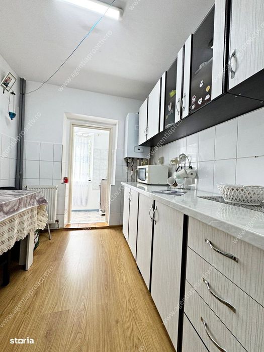 Apartament cu 2 camere dec., situat la parter, în cartierul Micro 21.