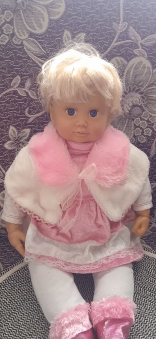 Продам интерактивную куклу "Настенька".