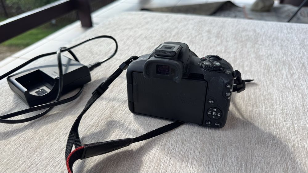Canon r50 mirrorless