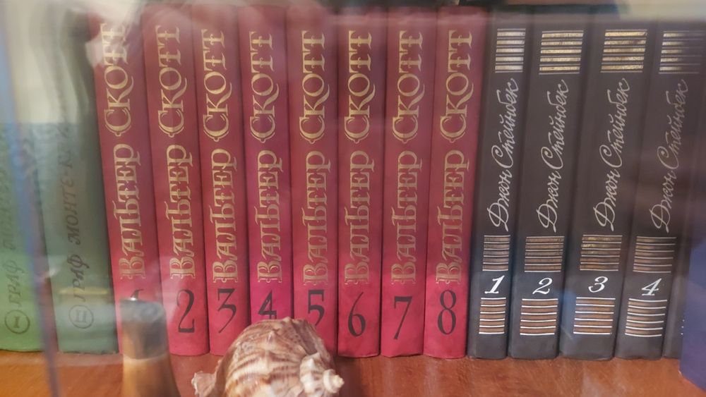 Книги разных жанров