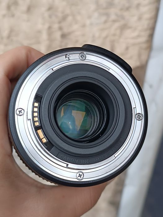 Продам срочно объектив 18/135 EFS