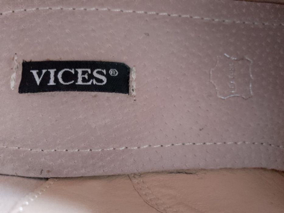 Дамски обувки, Vices