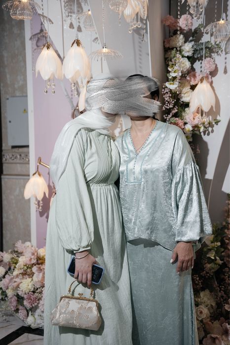 Два вечерние платья