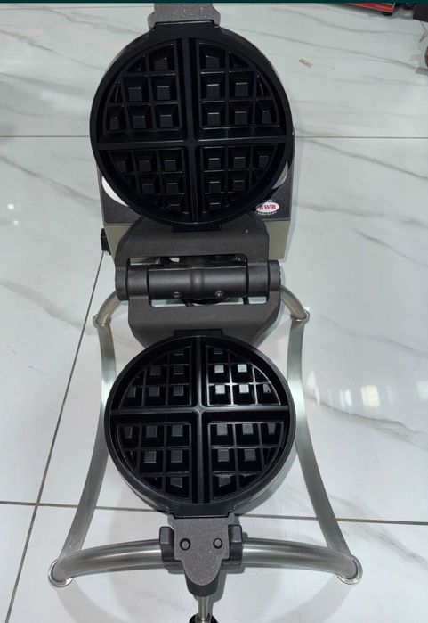 Срочно продается Loventi аппарат для выпечки бельгийский вафли