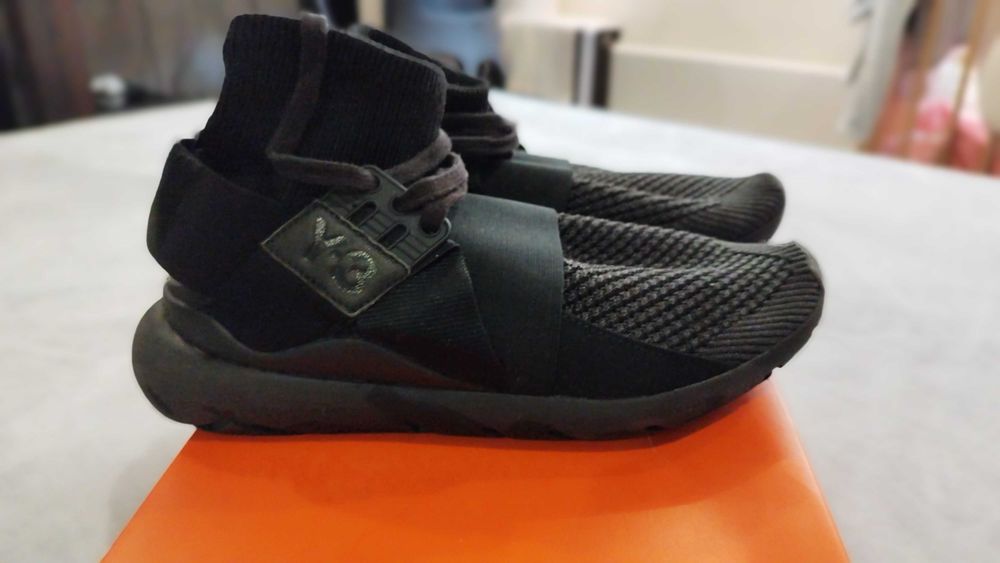 Adidas Y-3 by  YOHJI YAMAMOTO кецове 38 2/3 нова цена 169 лв