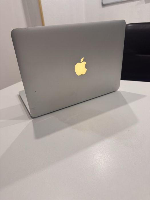 Срочно продам мак бук про