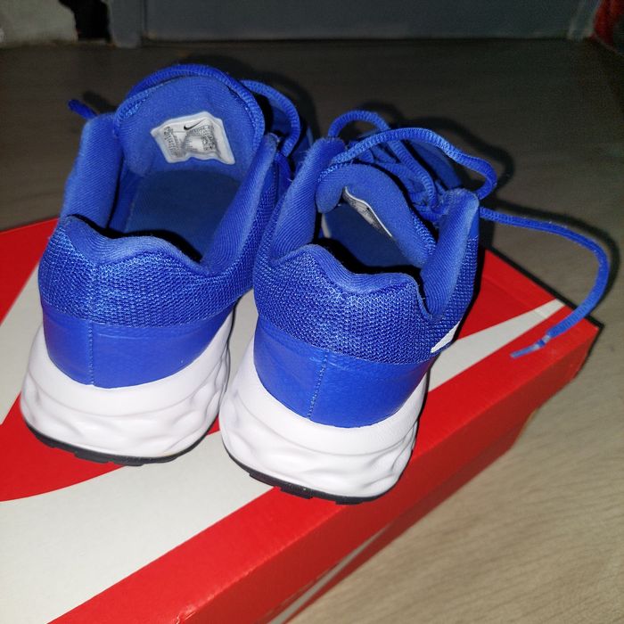 Маратонки Nike Revolution 6