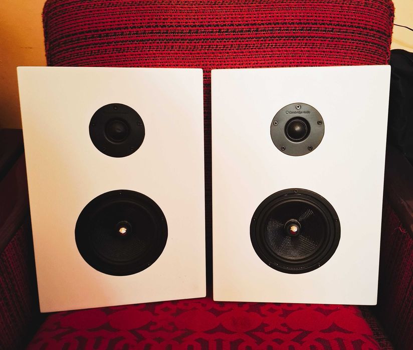 Wall bookshelf speakers Cambridge Audio WS30