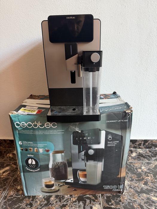 Espressor Cecotec Superautomat Cremmaet Latte Art. 1500W, 19 bar, termobloc, 6 bauturi, recipient cafea 150g, rasnita conica, curatare automata.