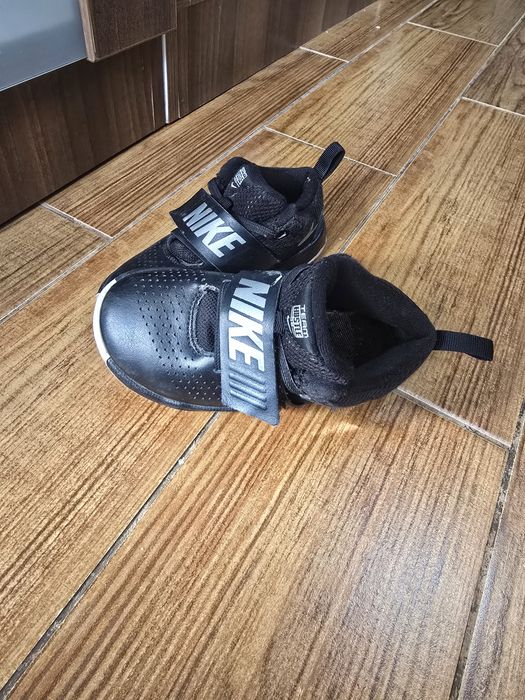 Adidași Nike mărime 25