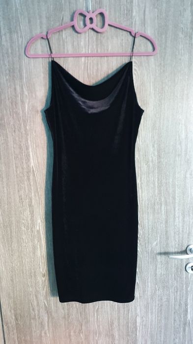 Vând rochita de catifea S/M