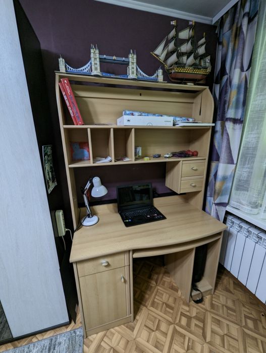Стол компьютерный письменный для ученика