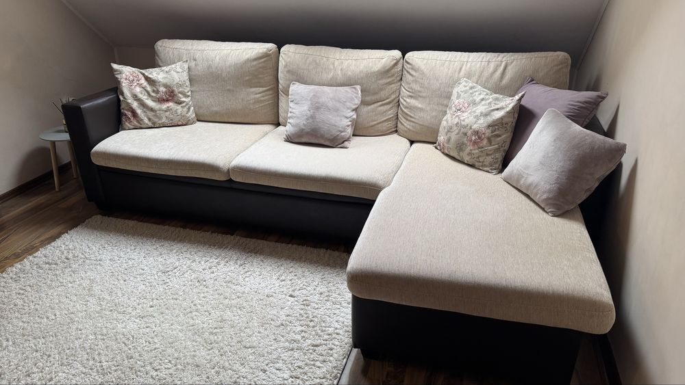 Ъглов Десен диван