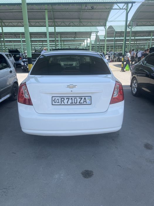 Lasetti 1.8 moshina zor xolatda generaldi davernis bor