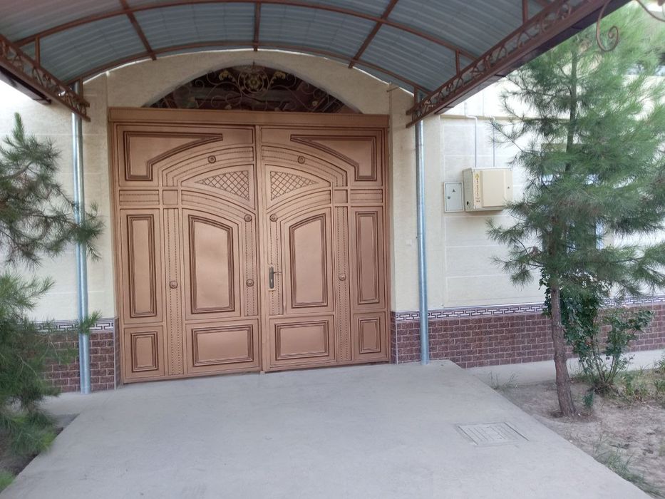 5 хонали уй сотилади.