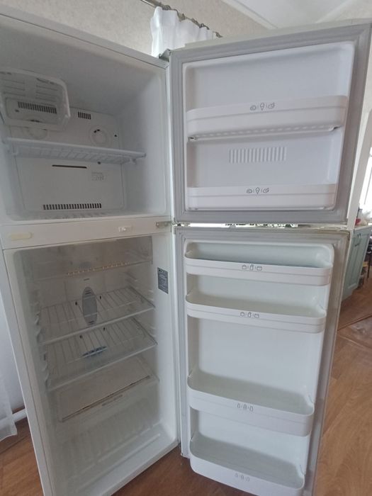 Продам холодильник