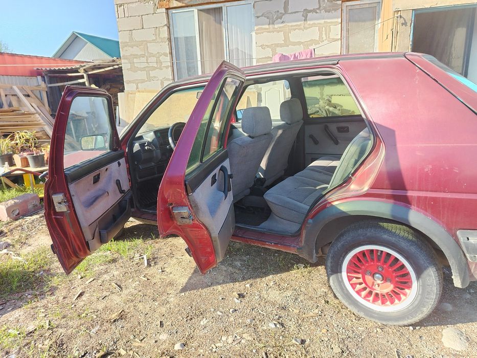 Гольф 2  1989г на автомате