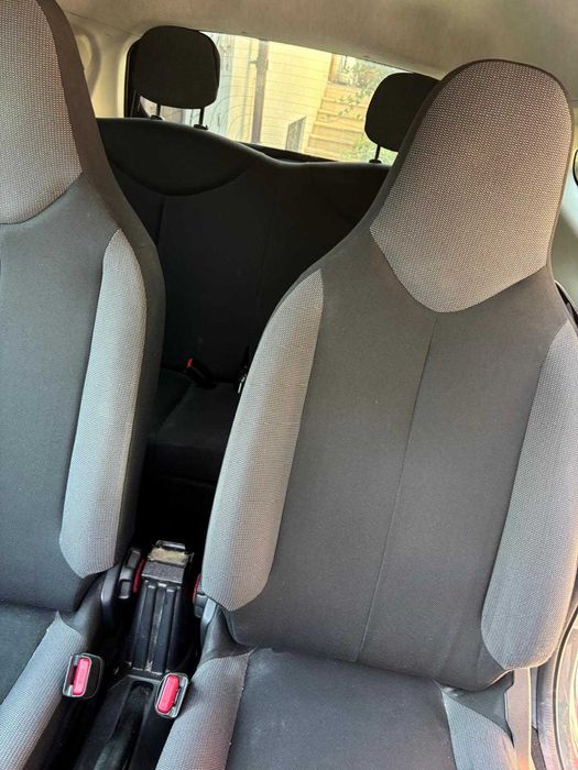 Vand Toyota Aygo  153000 KM  An 2016 dec.