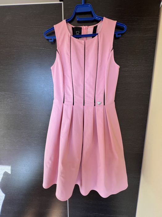 Елегантна барби розова рокля.