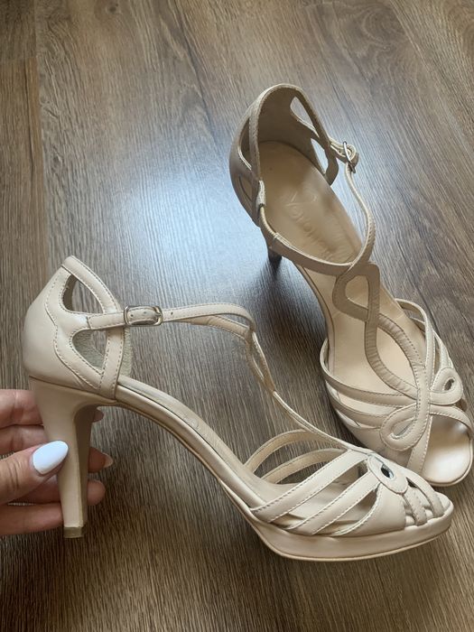 Sandale de piele noi marime 41