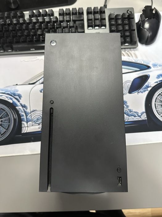 Xbox Series X + 2 controlere + cooler + suport + joc + telecomanda