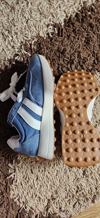 Adidasi dama 35 Nou
