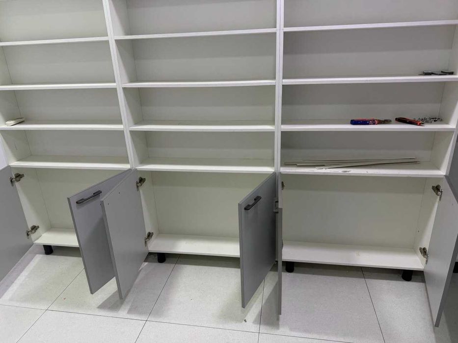 Шкаф с полками белый