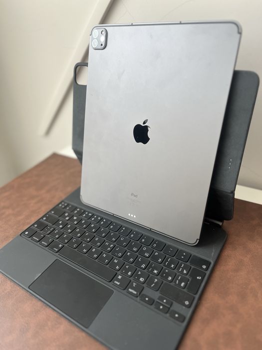 iPad Pro 12,9 128 Gb m1 + apple keyboard
