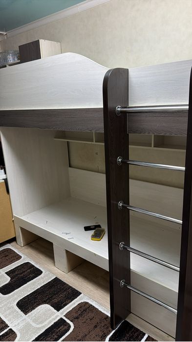 Продам двухяростный кровать