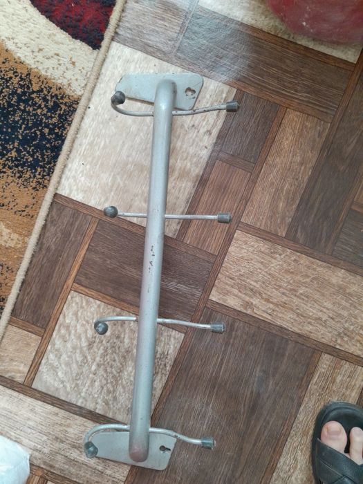 Вешалка настенная