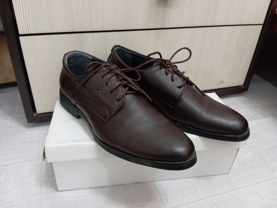 Срочно продам мужские туфли