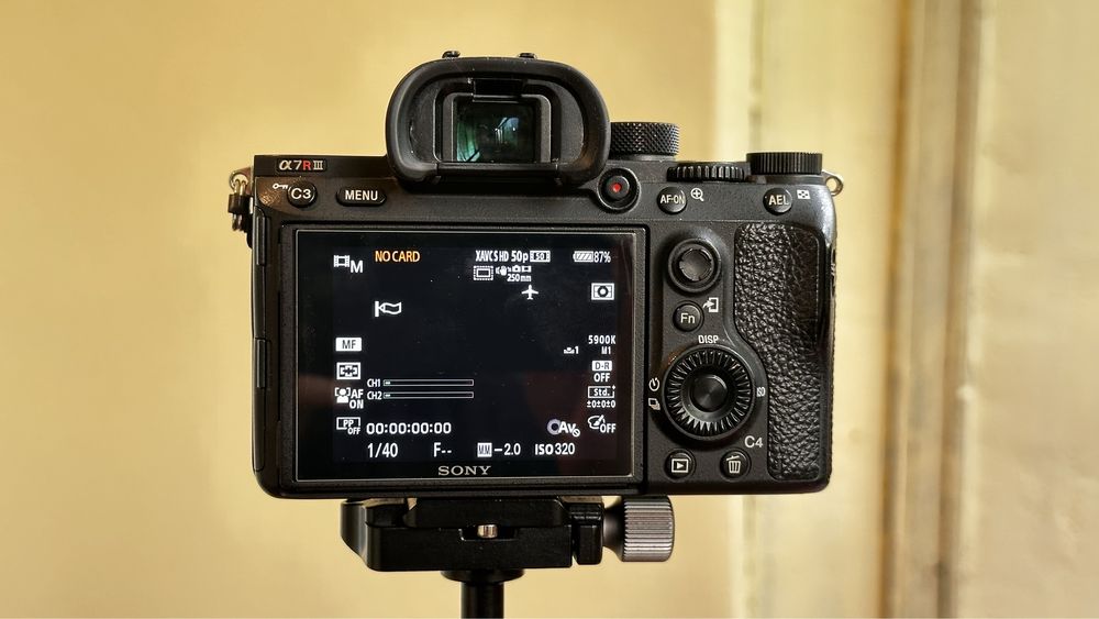 Продам фотоаппарат SONY a7r lll