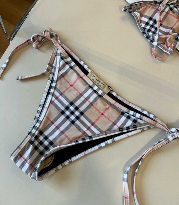 Aduc pe comanda Costume de baie BURBERRY orice model