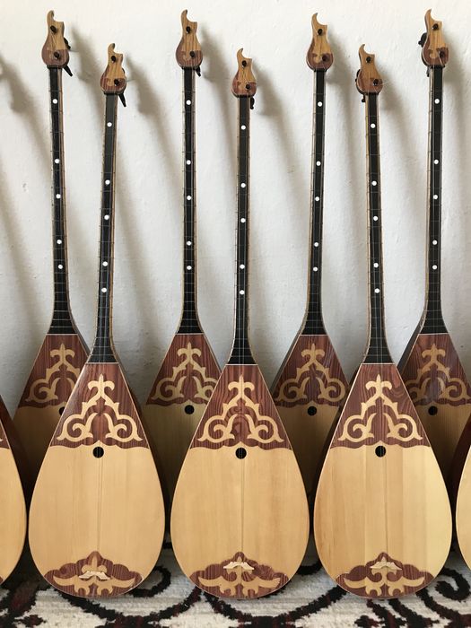 Домбыра, Емен агашынан