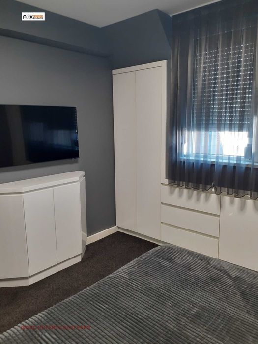 Дава се под наем Тристаен апартамент в Пловдив, Кършияка - 110 кв.м за 816 € - Снимка #4