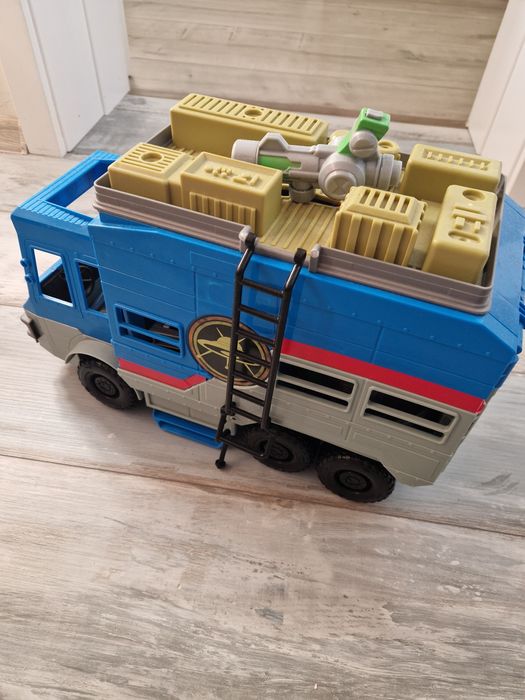 Ben 10 Каравана база