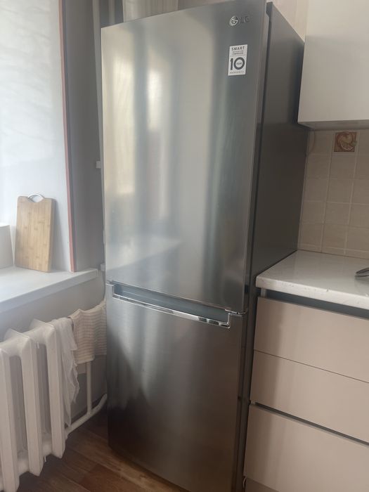 Холодильник LG в отличном состоянии