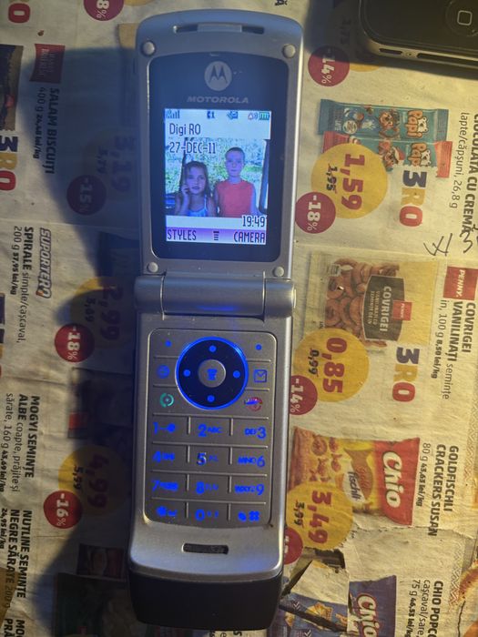 telefon de colectie motorola v3 stare buna