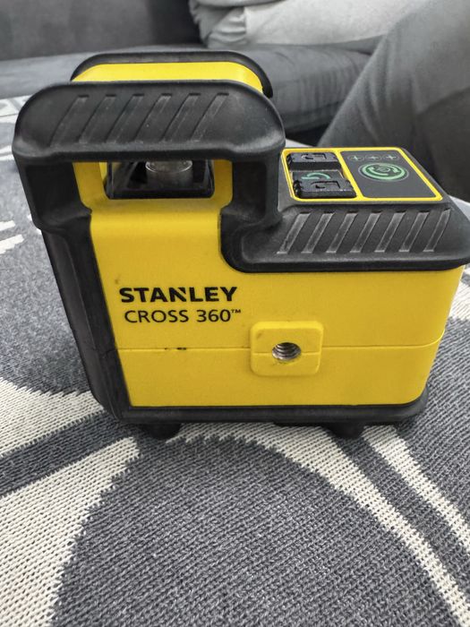 лазерен нивелир Stanley STHT77594-1
