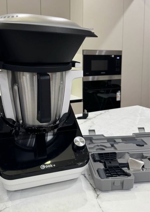 Кухоный комбайн состояние нового, пользовались месяц