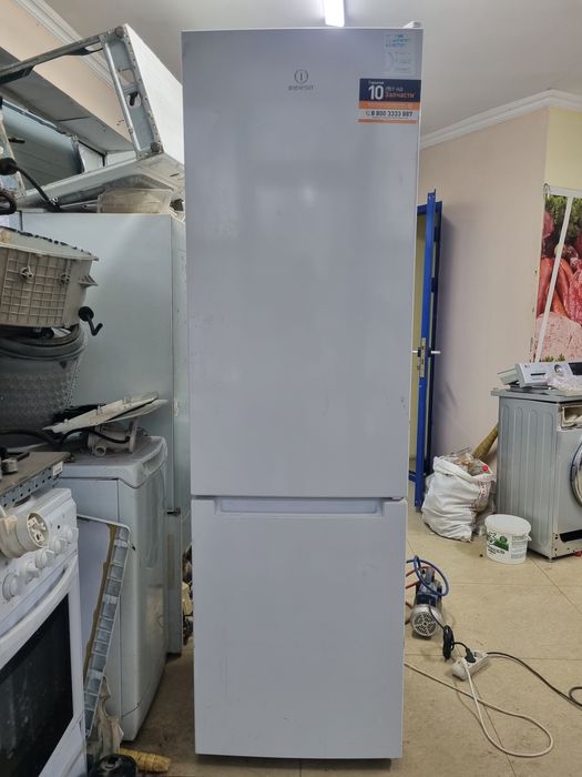 Холодильники LG, Indesit