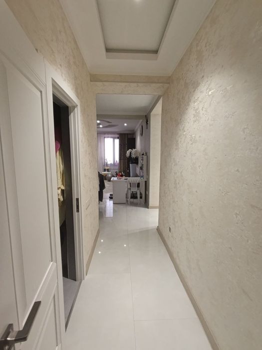 Продаю 2-х  комнатную квартиру Янги Хаёт Green House