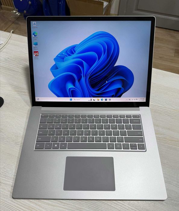 Microsoft Surface Laptop 4 15" Ips 2.5K Сенсор Amd Ryzen 7 8GB/256GB