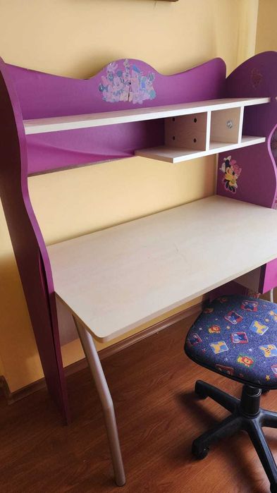 Детски мебели - гардероб, бюро, стол