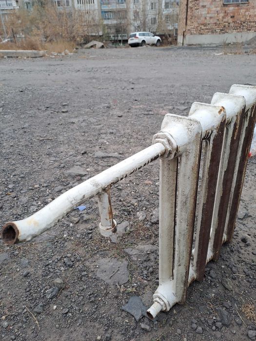 Продаю радиаторы отопления чугунные