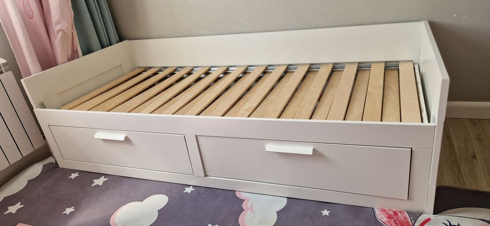 Кровать IKEA раздвижная с двумя ящиками для хранения