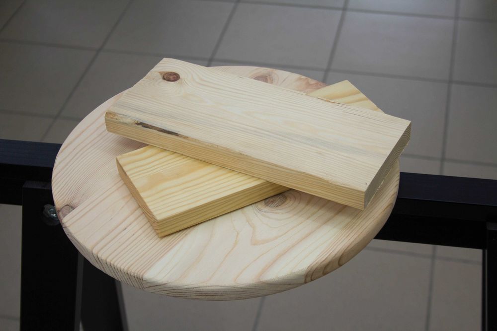 Blat din lemn de pin lamela continua. Grosimi 20 mm, 30 mm, 43 mm.