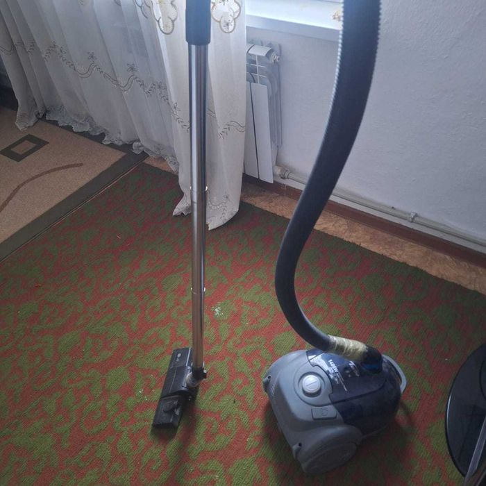 Продается пылесос б/ у