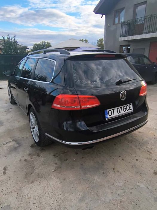 Vând passat b7 în stare foarte buna mai multe detalii  contactați-mă.