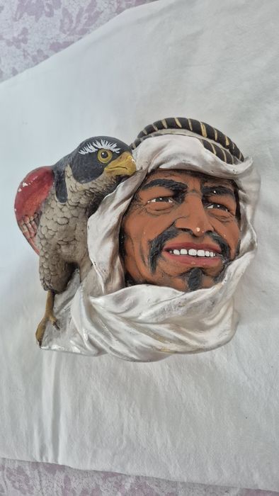 Figurina din rășină pictată